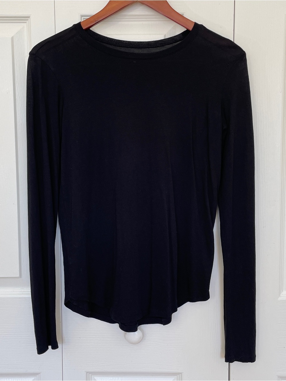 Vince Women's Pima Cotton Black Long-Sleeve Round Neck T-shirt